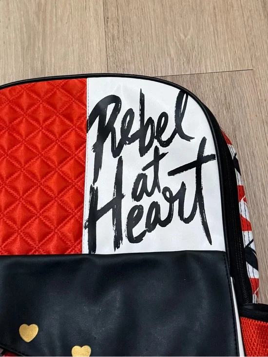 Disney Descendants: The Rise of Red "Rebel at Heart" girls' 17-inch backpack - Picture 2 of 7